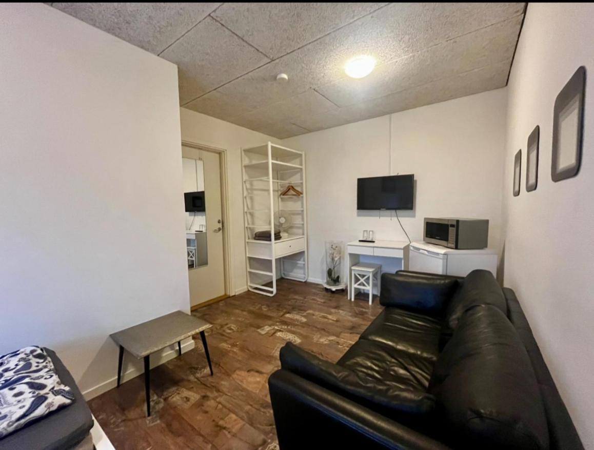 Barneys Rooms Hundige Екстер'єр фото