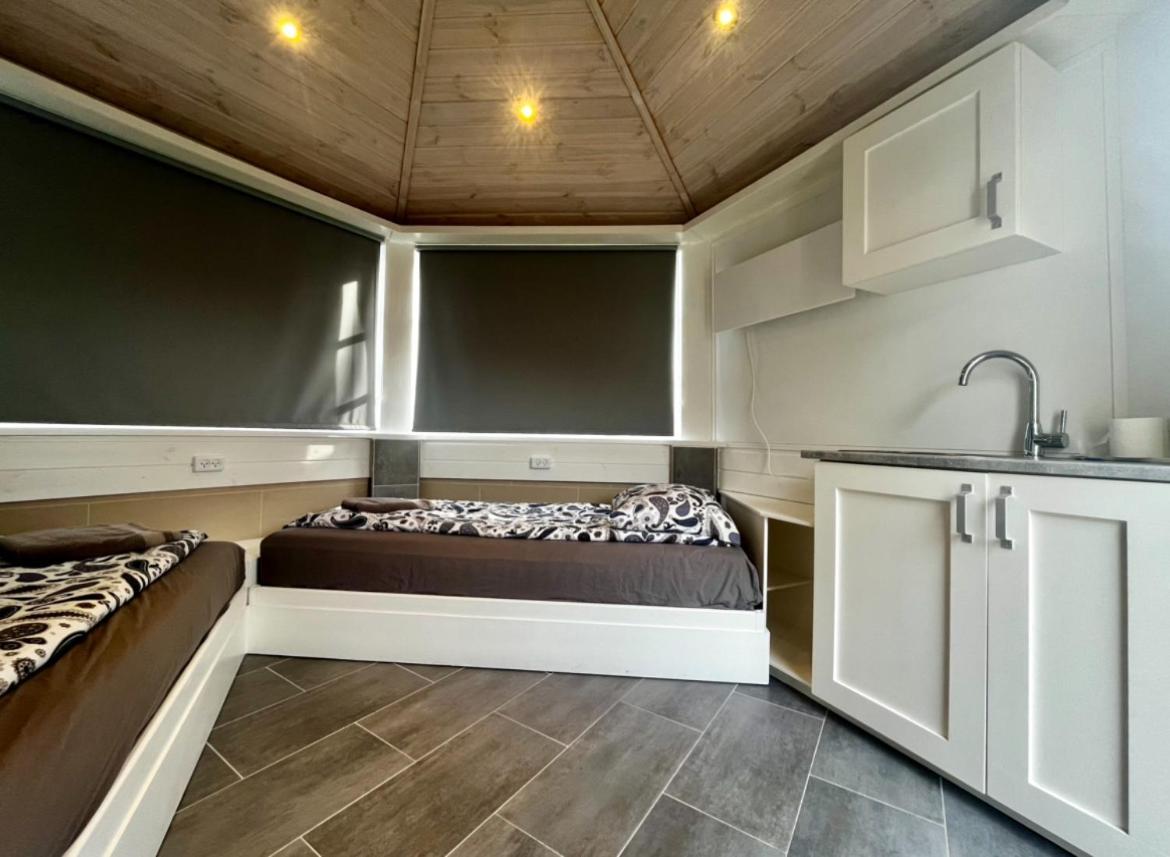 Barneys Rooms Hundige Екстер'єр фото