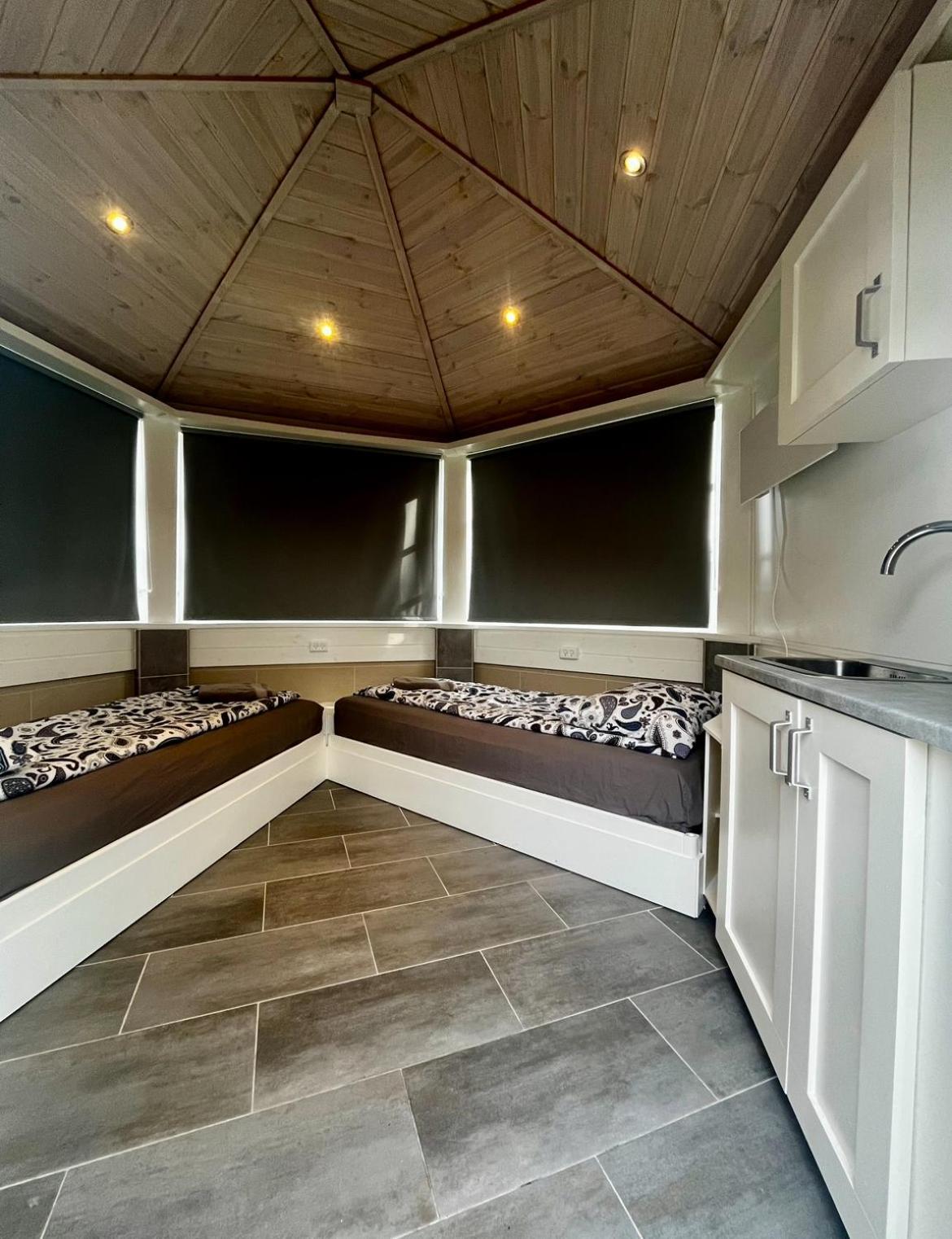 Barneys Rooms Hundige Екстер'єр фото