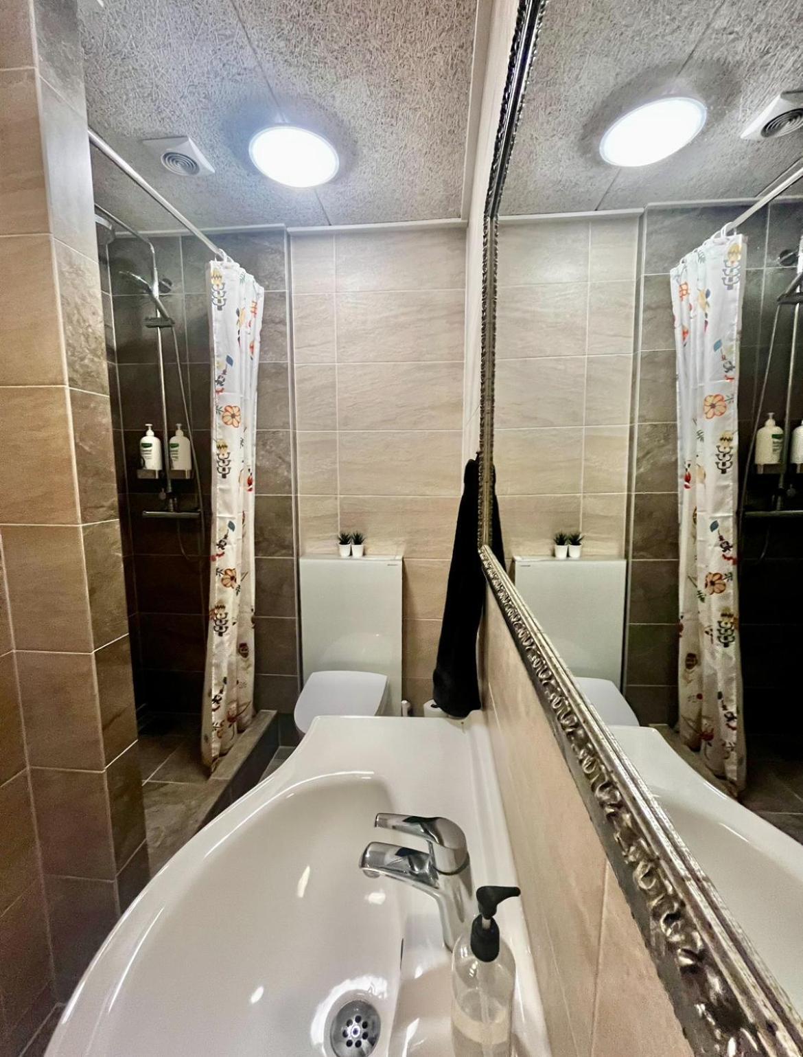 Barneys Rooms Hundige Екстер'єр фото
