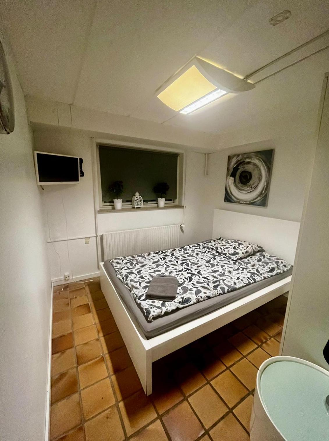 Barneys Rooms Hundige Екстер'єр фото