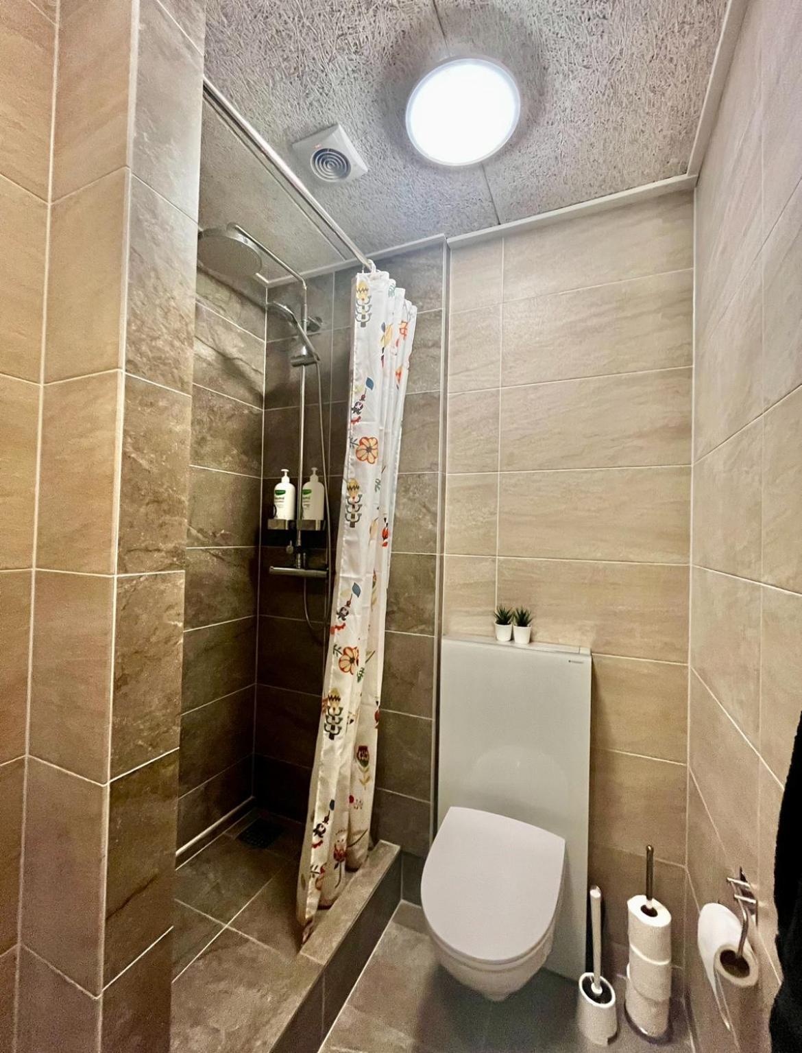 Barneys Rooms Hundige Екстер'єр фото